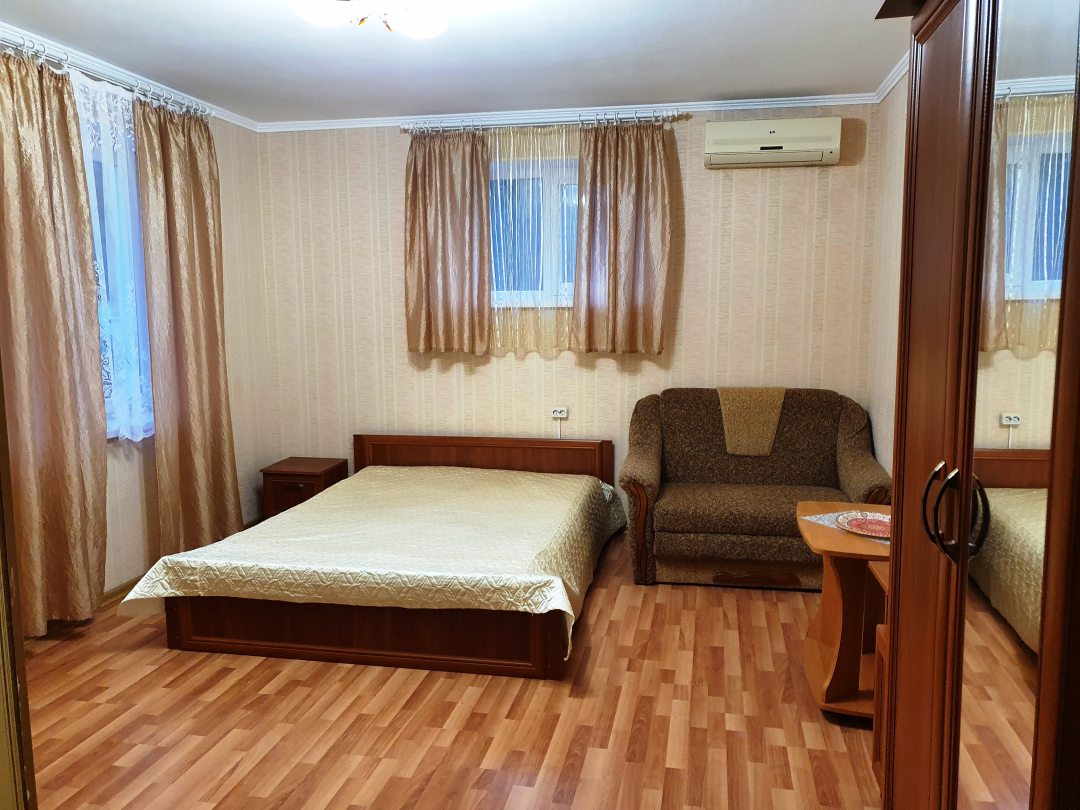 Трехместный (Стандарт, Без балкона, Корпус 2) гостиницы Enigma, Николаевка (Крым)
