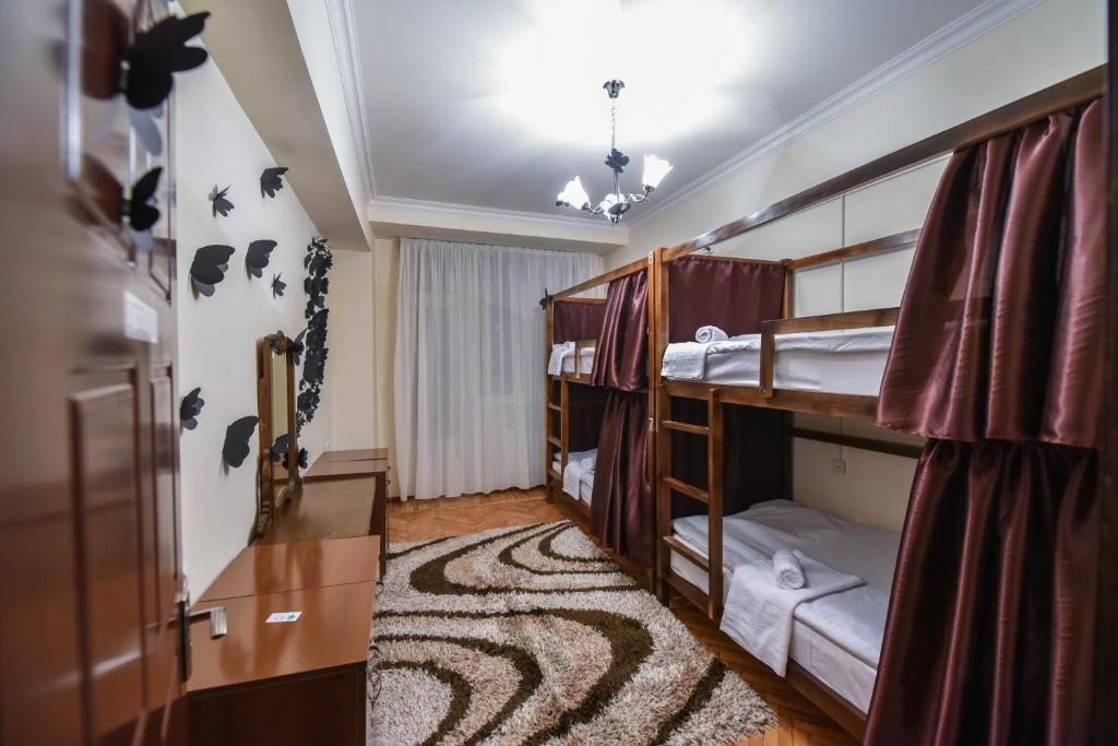 Номер (Кровать в общем номере для женщин с 4 кроватями) хостела Friendship Hostel & Tours, Ереван
