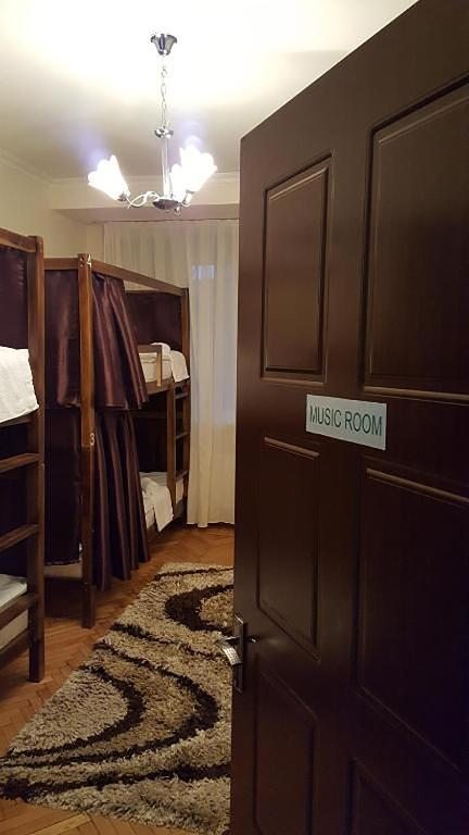 Номер (Кровать в общем 6-местном номере для мужчин и женщин) хостела Friendship Hostel & Tours, Ереван