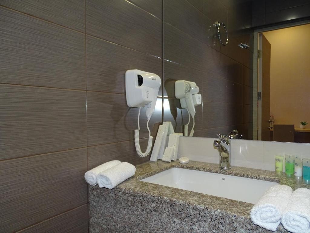 Двухместный (Улучшенный двухместный номер с 1 кроватью или 2 отдельными кроватями) отеля 4Guest, Ереван