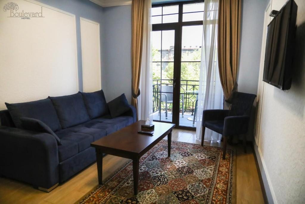 Апартаменты (Апартаменты с видом на сад) отеля Бульвар, Ереван