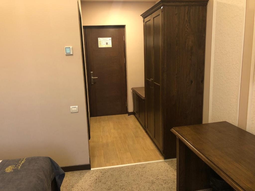 Двухместный (Двухместный номер Делюкс с 1 кроватью или 2 отдельными кроватями, вид на сад) отеля Бульвар, Ереван