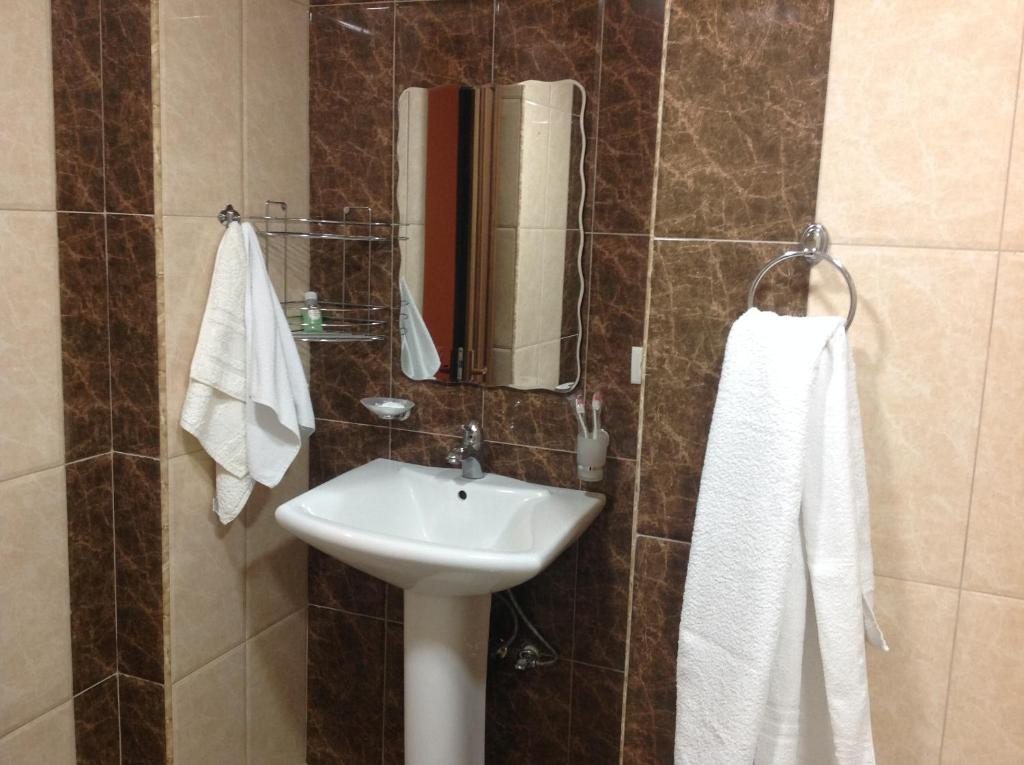 Семейный (Семейный номер с ванной) отеля Narek+, Ереван