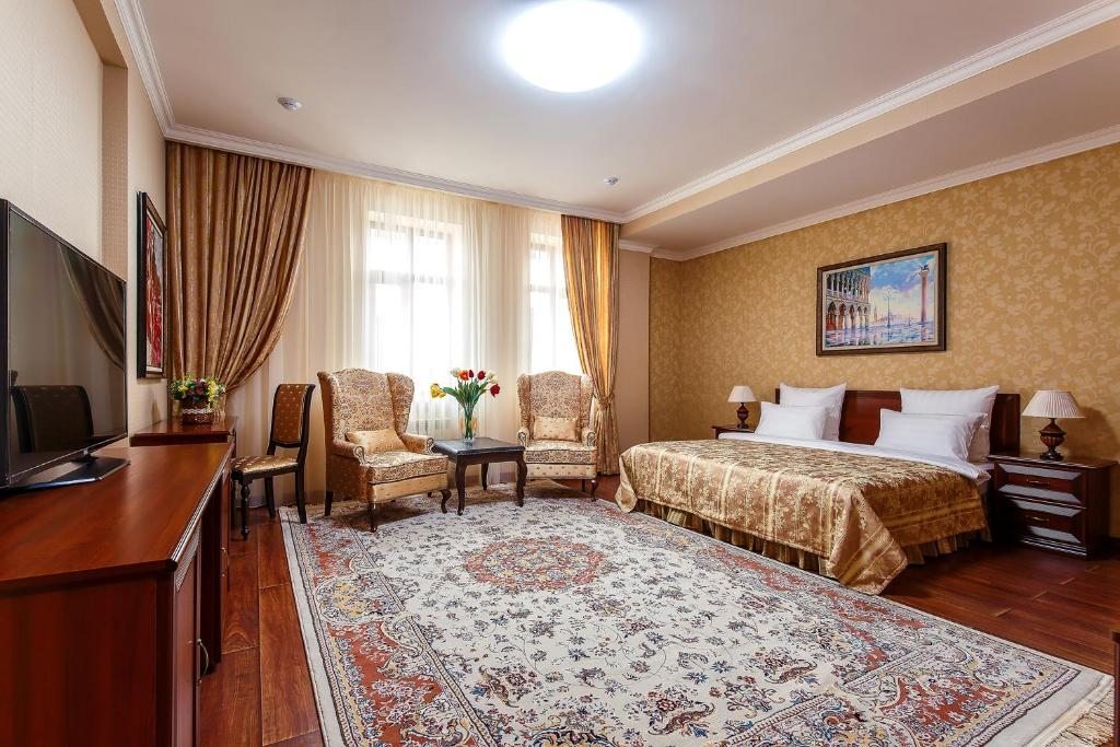 Двухместный (Улучшенный номер с кроватью размера «king-size») отеля Аланда, Астана