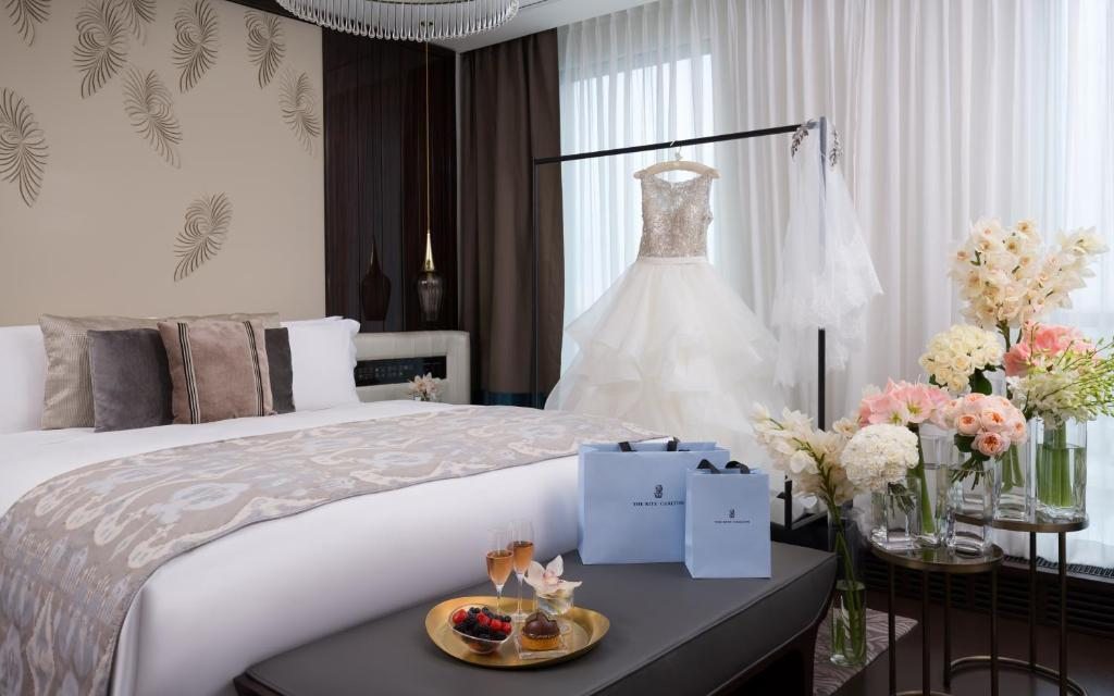 Сьюит (Люкс Carlton с 1 кроватью размера «king-size» и доступом в клубный лаундж - Вид на город) отеля The Ritz-Carlton, Astana, Астана