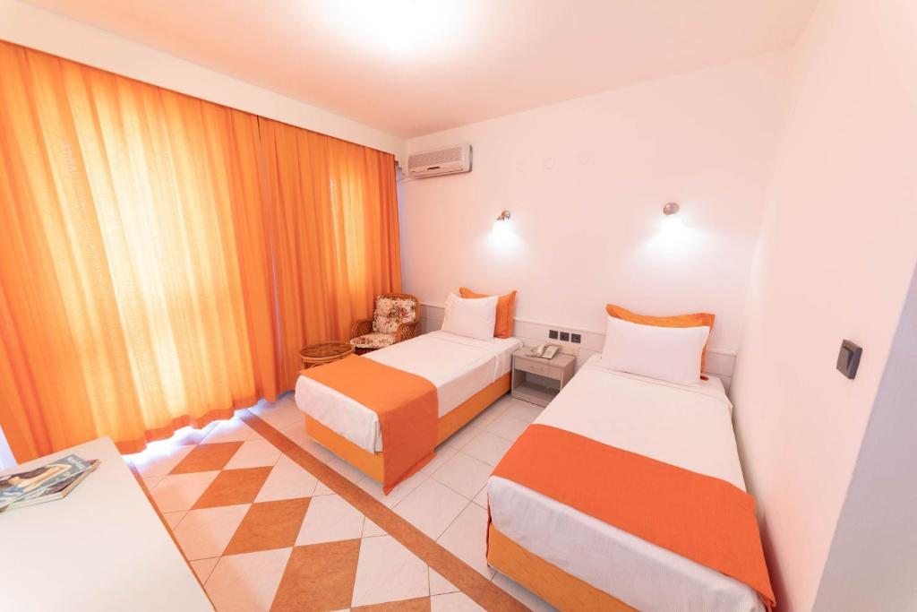 Двухместный (Двухместный номер эконом-класса с 2 отдельными кроватями) отеля Arinnanda Hotel Cesme, Чешме