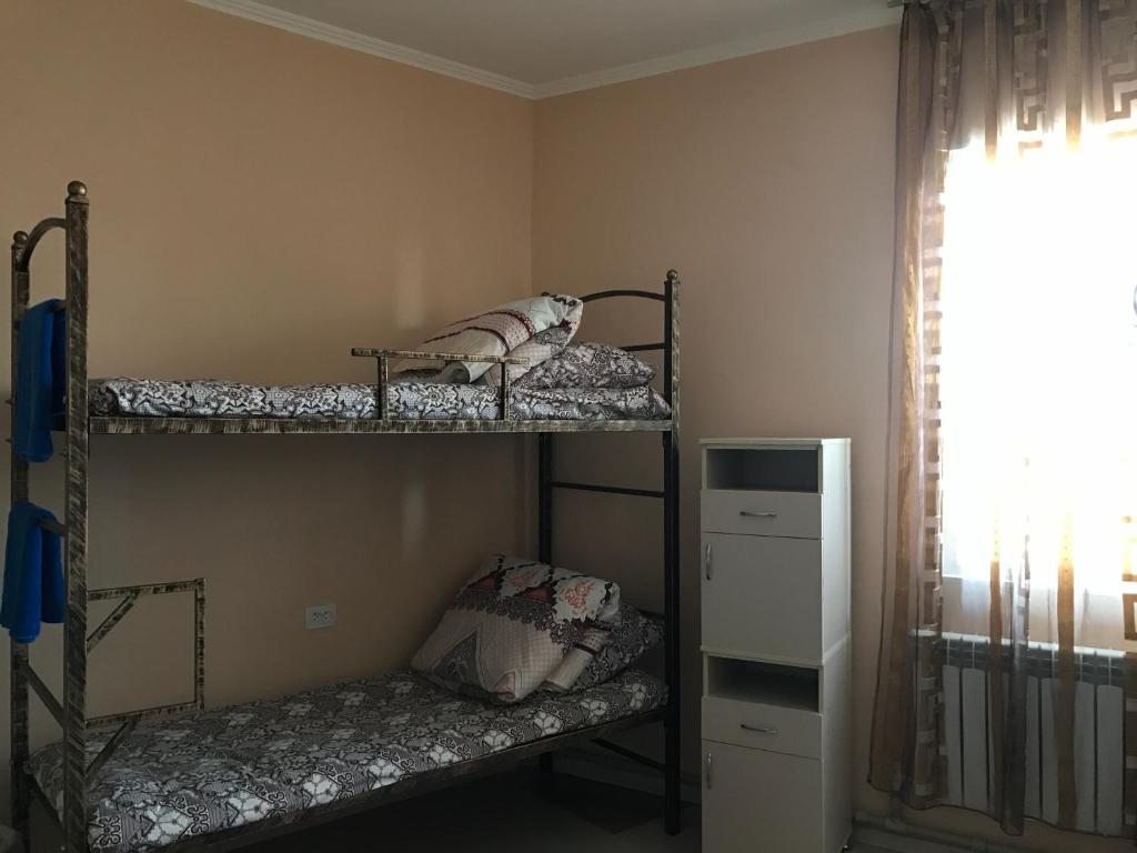 Номер (Кровать в общем 8-местном номере для мужчин и женщин) хостела Береке, Шымкент