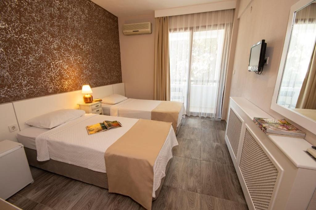 Двухместный (Стандартный двухместный номер с 1 кроватью или 2 отдельными кроватями и балконом) отеля Cesurlar, Чешме
