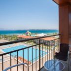 Сьюит (Люкс с балконом с видом на море), Курортный отель Radisson Blu Resort & Spa Cesme