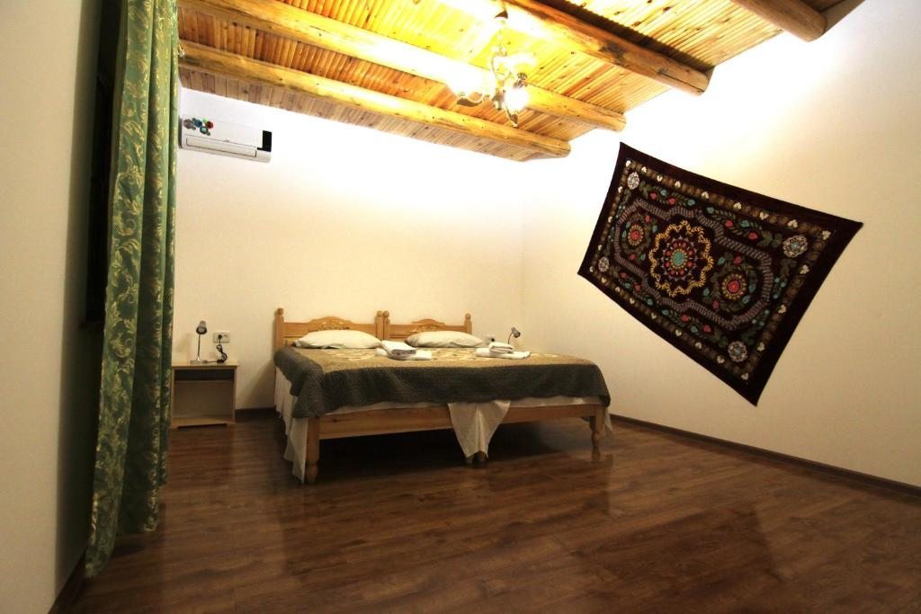 Двухместный (Двухместный номер Делюкс с 1 кроватью и ванной) отеля Breshim, Бухара