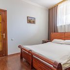 Апартаменты (Семейные апартаменты №102 с кухней), Гостевой дом Никита