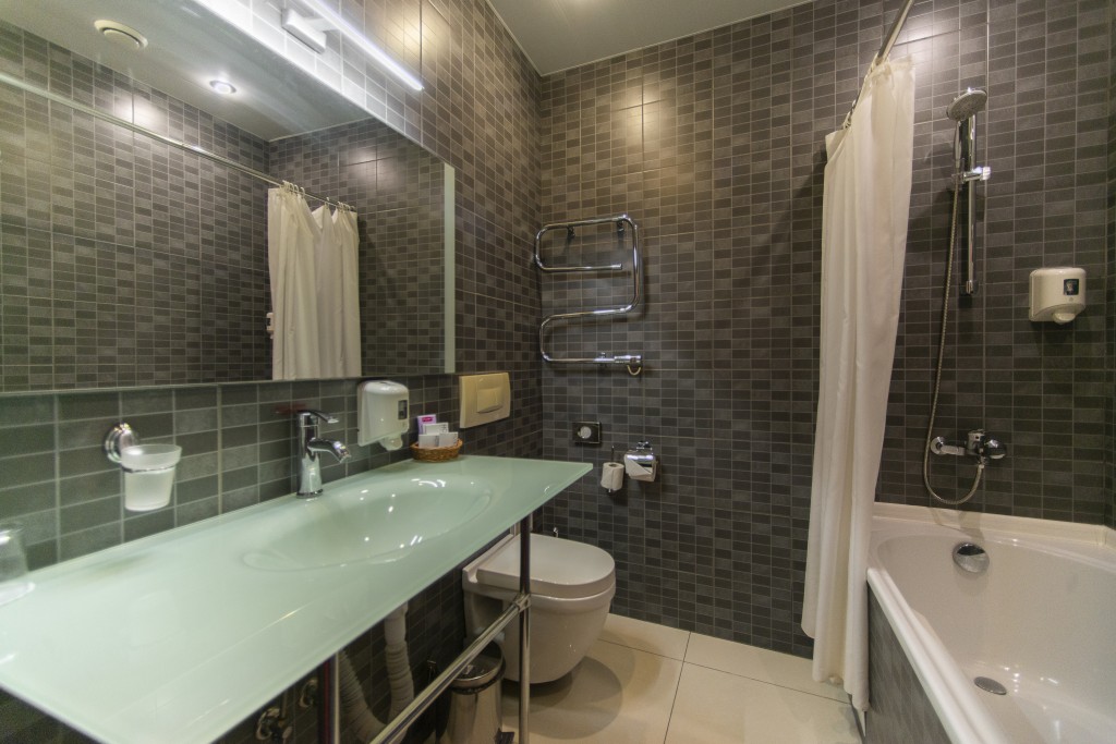 Номер стандарт, ванная комната. Отель Севастополь