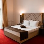 Люкс (С видом на театр и море), Отель Севастополь