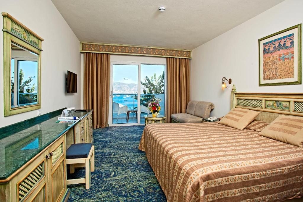 Двухместный (Двухместный номер с 1 кроватью или 2 отдельными кроватями и видом на море) курортного отеля Salmakis Resort & Spa, Бодрум