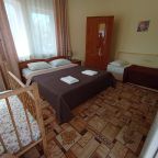 Детская кроватка по запросу, Гостиница Лотос