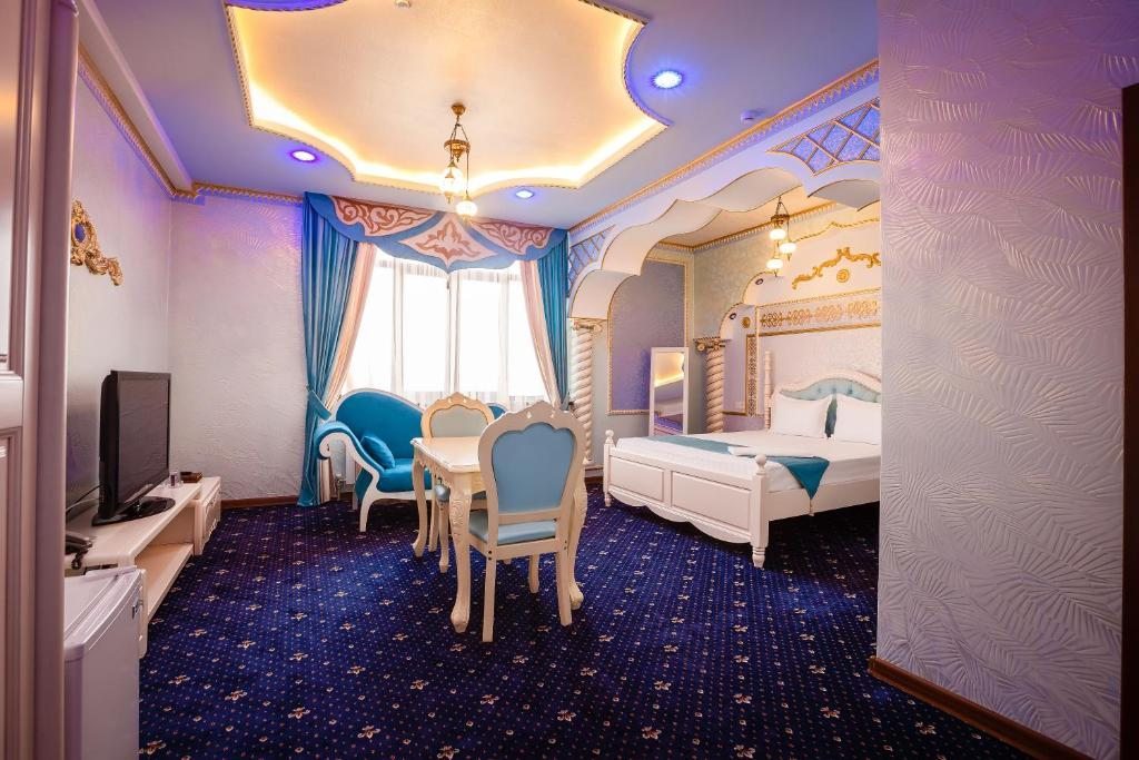 Сьюит (Суперлюкс) отеля Salut Hotel Almaty, Алматы