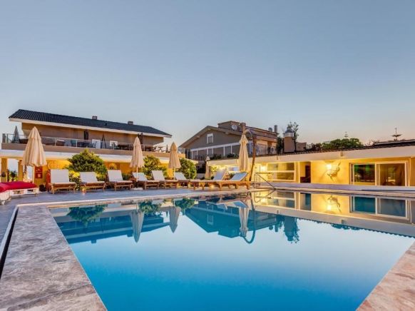 Villa Kore Cesme, Чешме