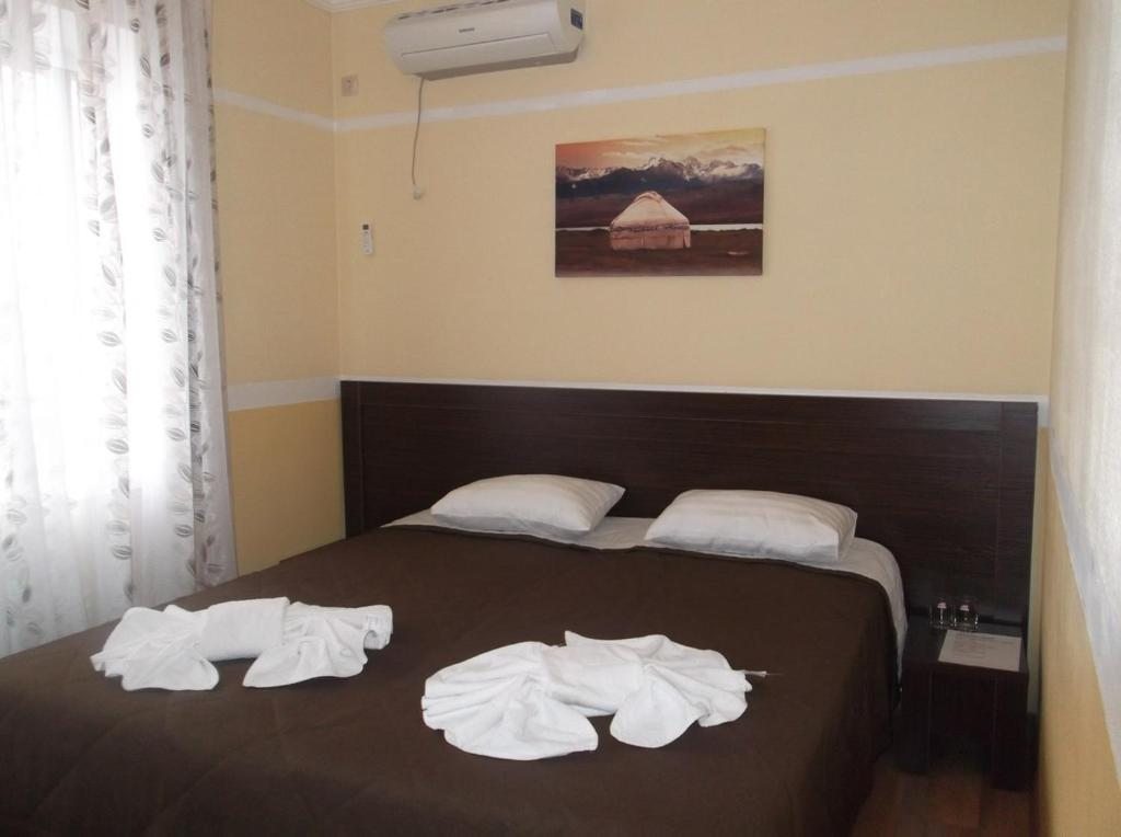 Двухместный (Большой двухместный номер с 1 кроватью) гостевого дома Comfort-House-Balkhash, Балхаш, Карагандинская область