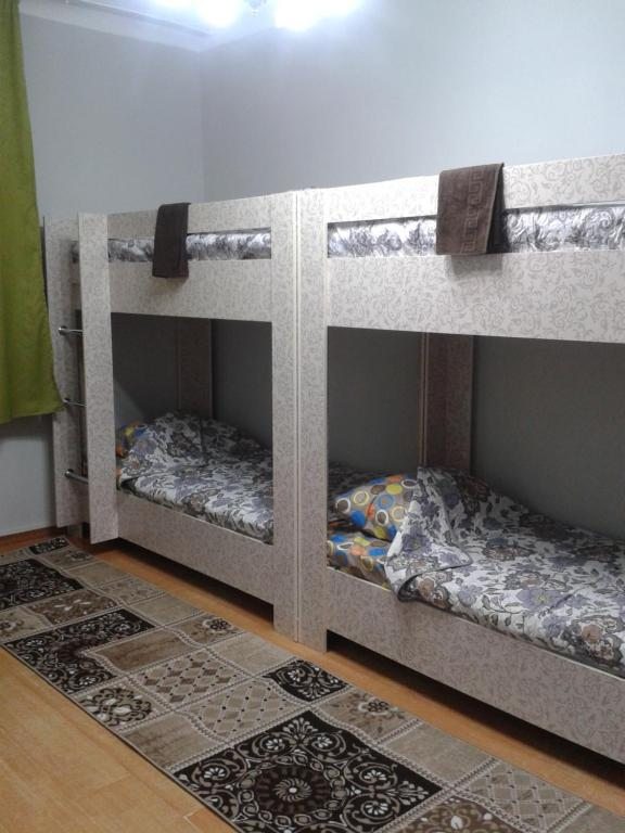 Номер (Спальное место на двухъярусной кровати в общем номере для мужчин) хостела 64, Алматы