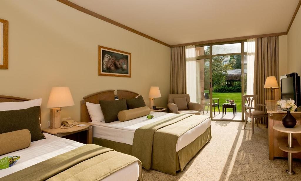 Трехместный (Стандартный трехместный номер) курортного отеля Gloria Verde Resort, Белек