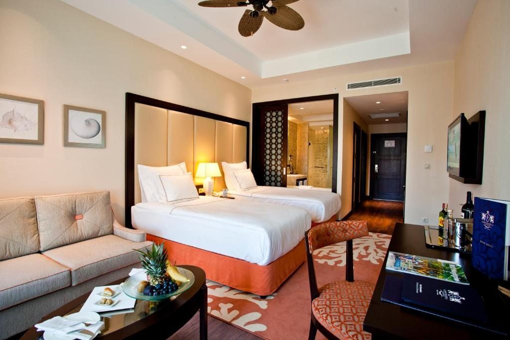 Двухместный (Улучшенный двухместный номер с 1 кроватью или 2 отдельными кроватями и боковым видом на море) отеля Kaya Palazzo Golf Resort, Белек