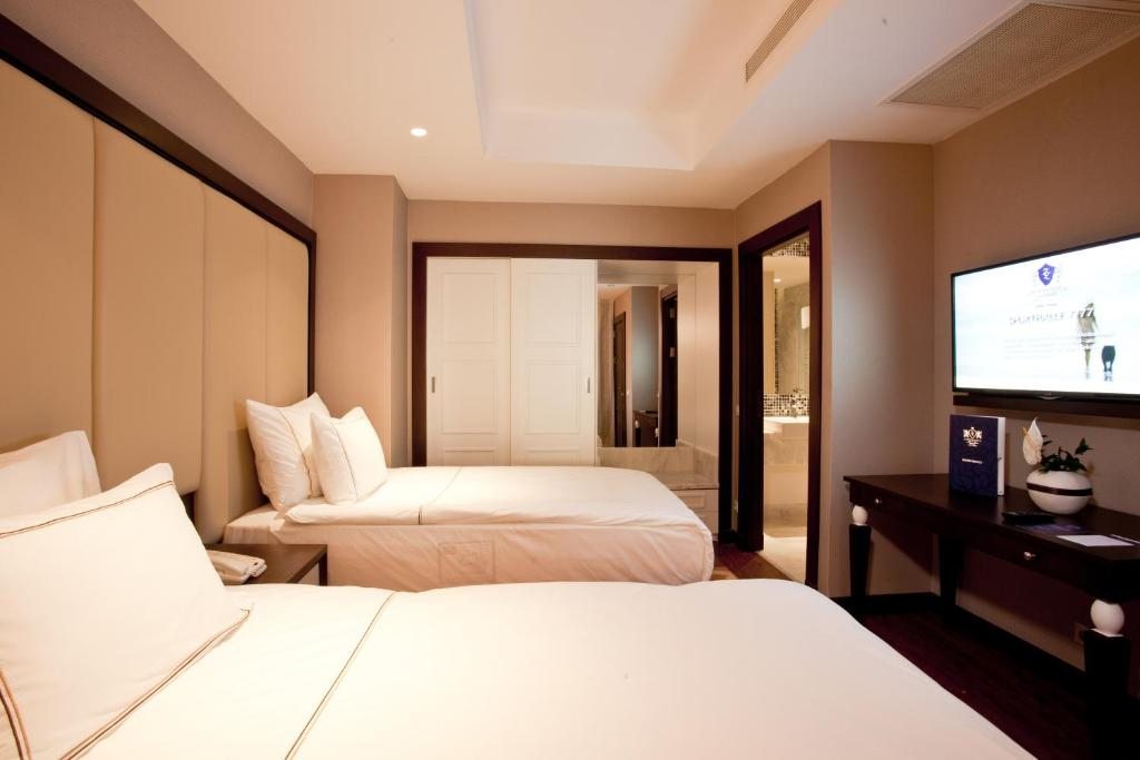 Сьюит (Двухуровневый люкс с выходом к бассейну) отеля Kaya Palazzo Golf Resort, Белек