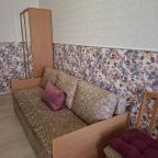 Трехместный номер стандарт. Две раздельные кровати и диван.