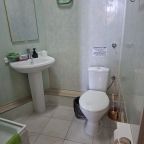 Большая душевая комната