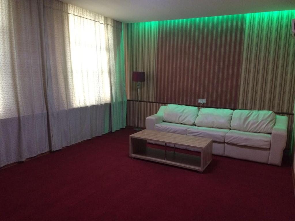 Сьюит (Люкс) отеля Золотой Дракон, Алматы
