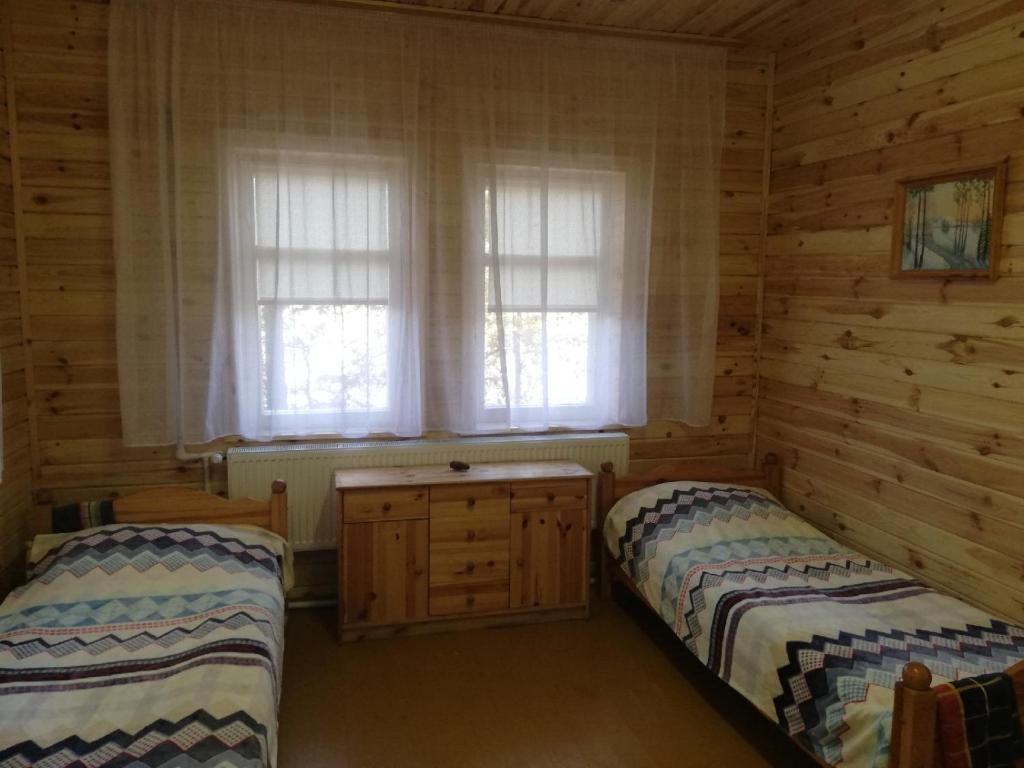 Двухместный (Двухместный номер с 2 отдельными кроватями и общим туалетом) гостевого дома Вербки, Голынка