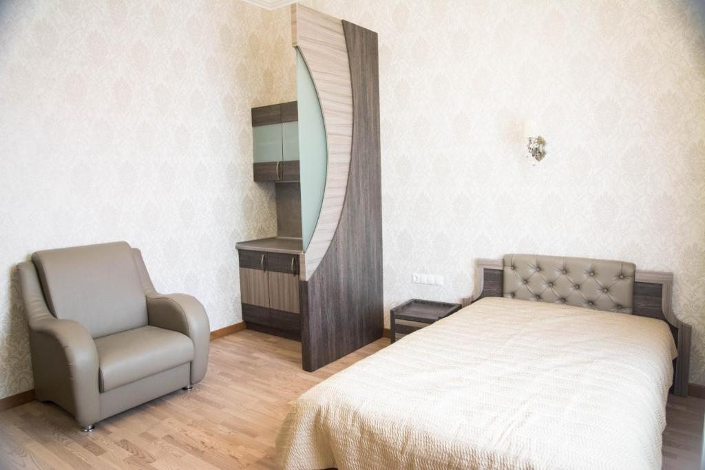Двухместный (Большой двухместный номер с 1 кроватью) отеля Snovskii Maiontak, Снов