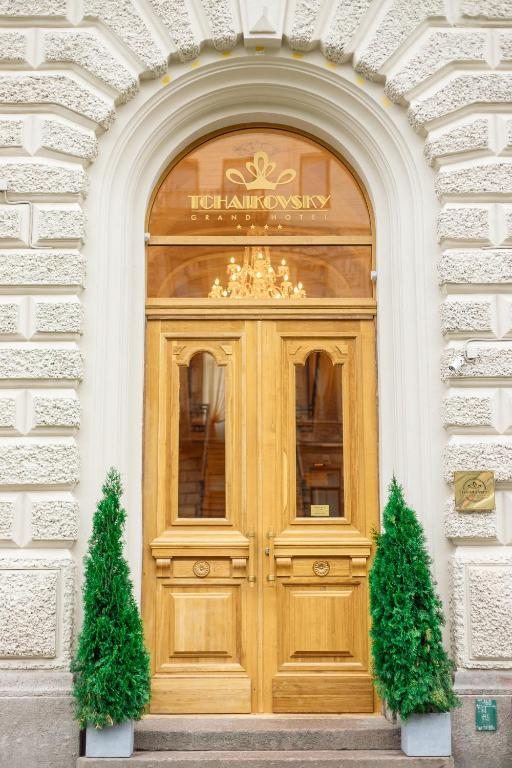 Вход в отель Гранд Отель Чайковский, Санкт-Петербург