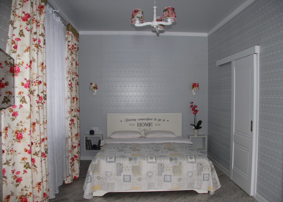 Двухместный (Стандартный двухместный номер с большой двухспальной кроватью) гостевого дома Лебединый, Брест