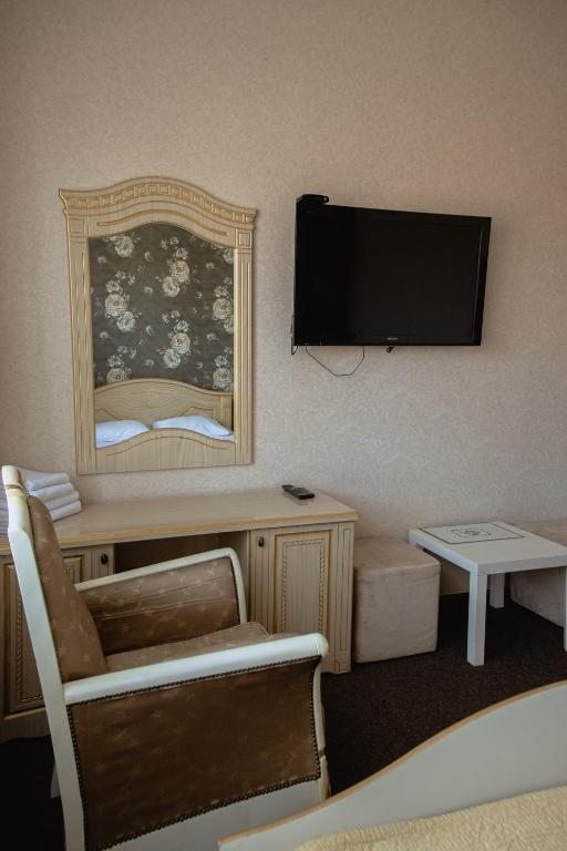Двухместный (Стандартный двухместный номер с 1 кроватью) гостиницы Тип Топ, Краснодар