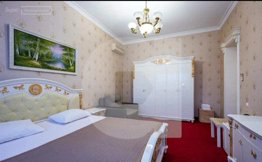 Двухместный (Улучшенный двухместный номер с 1 кроватью) гостиницы Тип Топ, Краснодар