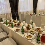 Ресторан предлагает блюда русской и европейской кухни