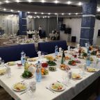 Предлагаются блюда русской и европейской кухни