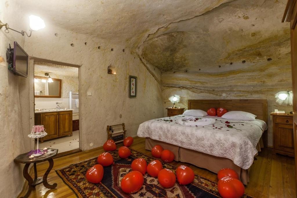 Двухместный (Улучшенный номер с террасой) отеля The Cappadocia Hotel, Ургюп