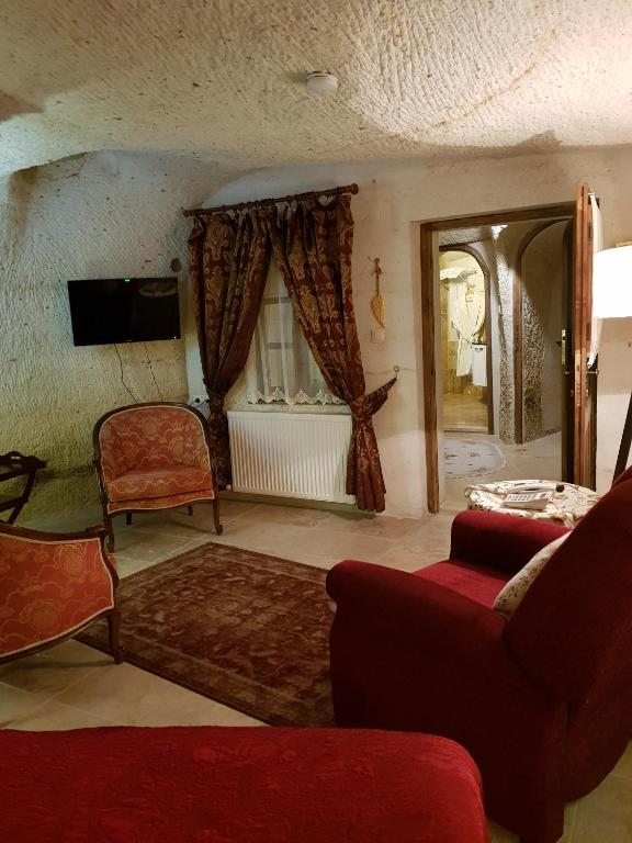 Двухместный (Номер с кроватью размера «king-size» и балконом) отеля Demisos Caves Hotel, Ургюп