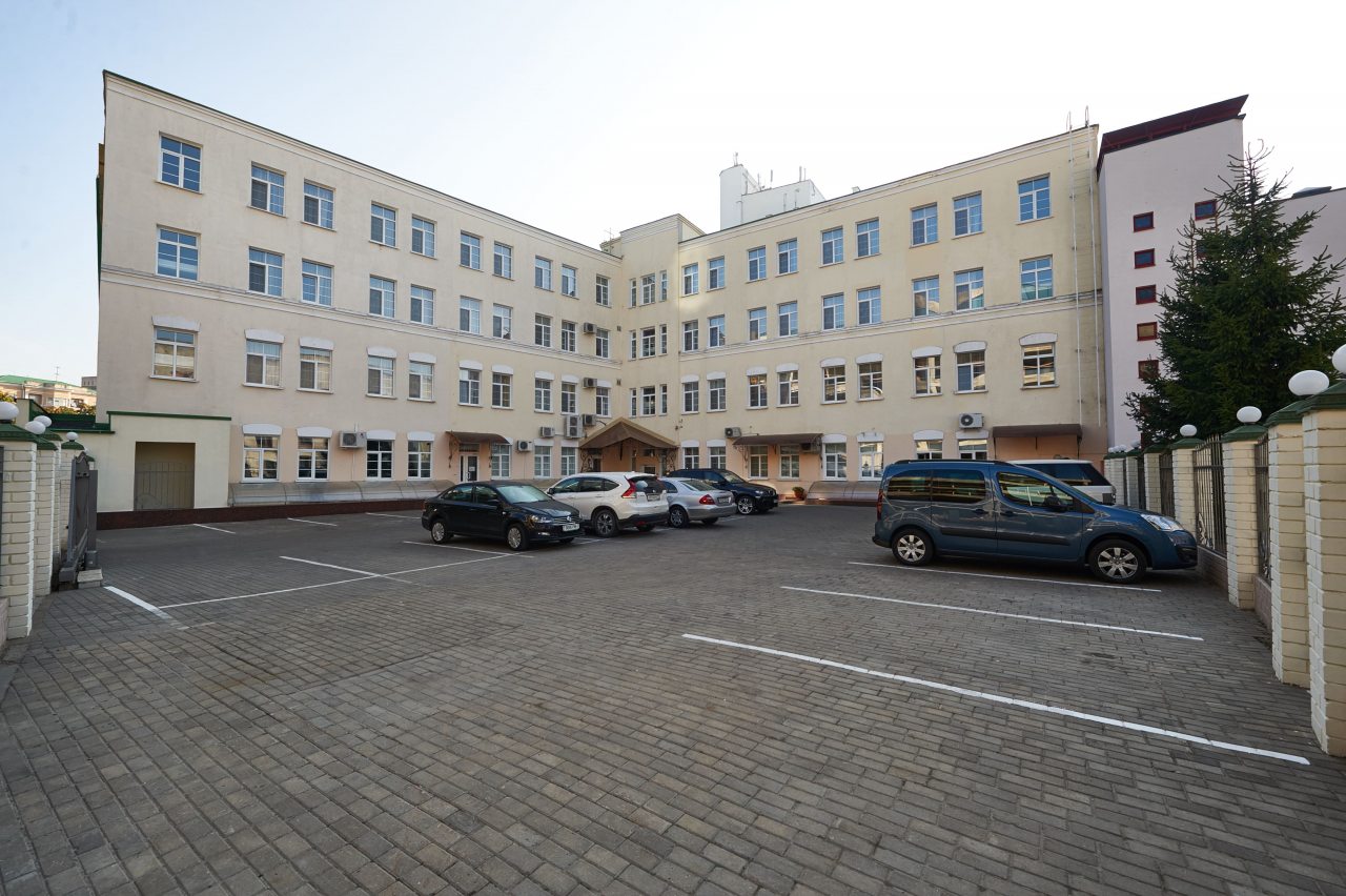 Парковка, Гостиница Губернская