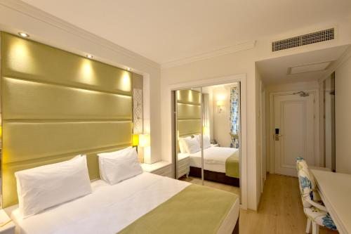 Двухместный (Двухместный номер с 1 кроватью и видом во внутренний двор) отеля Baga Hotel, Акьяка