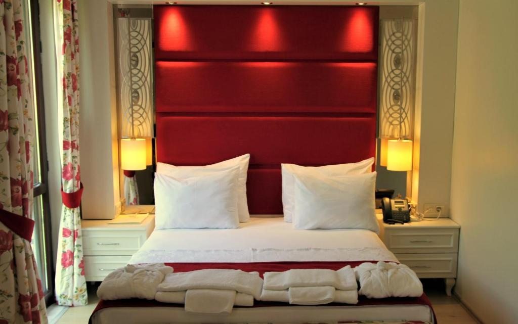 Сьюит (Люкс с кроватью размера «king-size» и гидромассажной ванной) отеля Baga Hotel, Акьяка