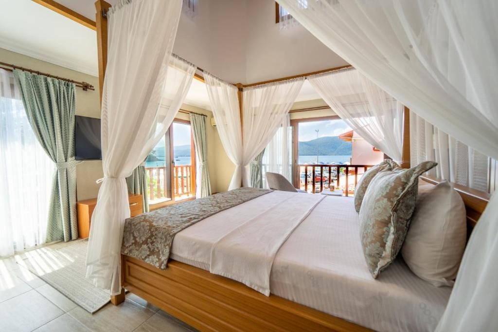 Сьюит (Люкс с кроватью размера «king-size») отеля Iskelem Hotel, Акьяка