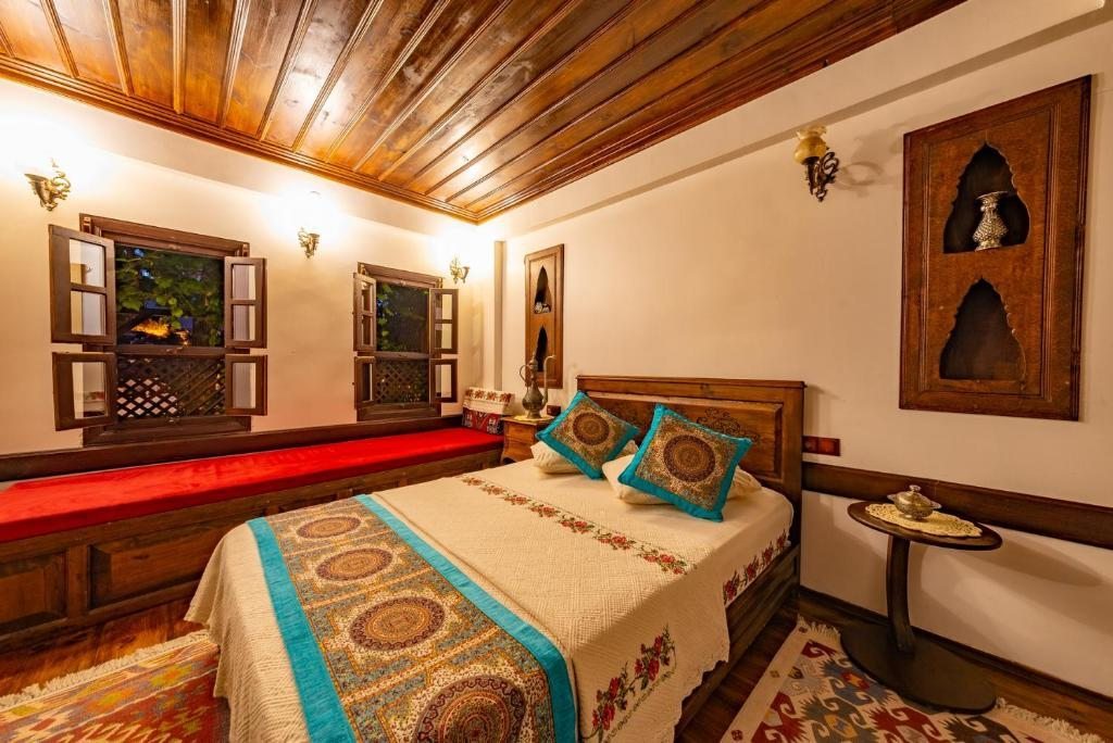 Двухместный (Стандартный двухместный номер с 1 кроватью и видом на город) отеля Safranbolu Seyi̇r Konak Otel, Сафранболу