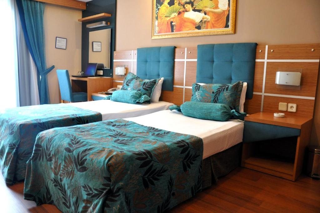 Двухместный (Двухместный номер эконом-класса с 1 кроватью или 2 отдельными кроватями) отеля Ambrosia, Битез