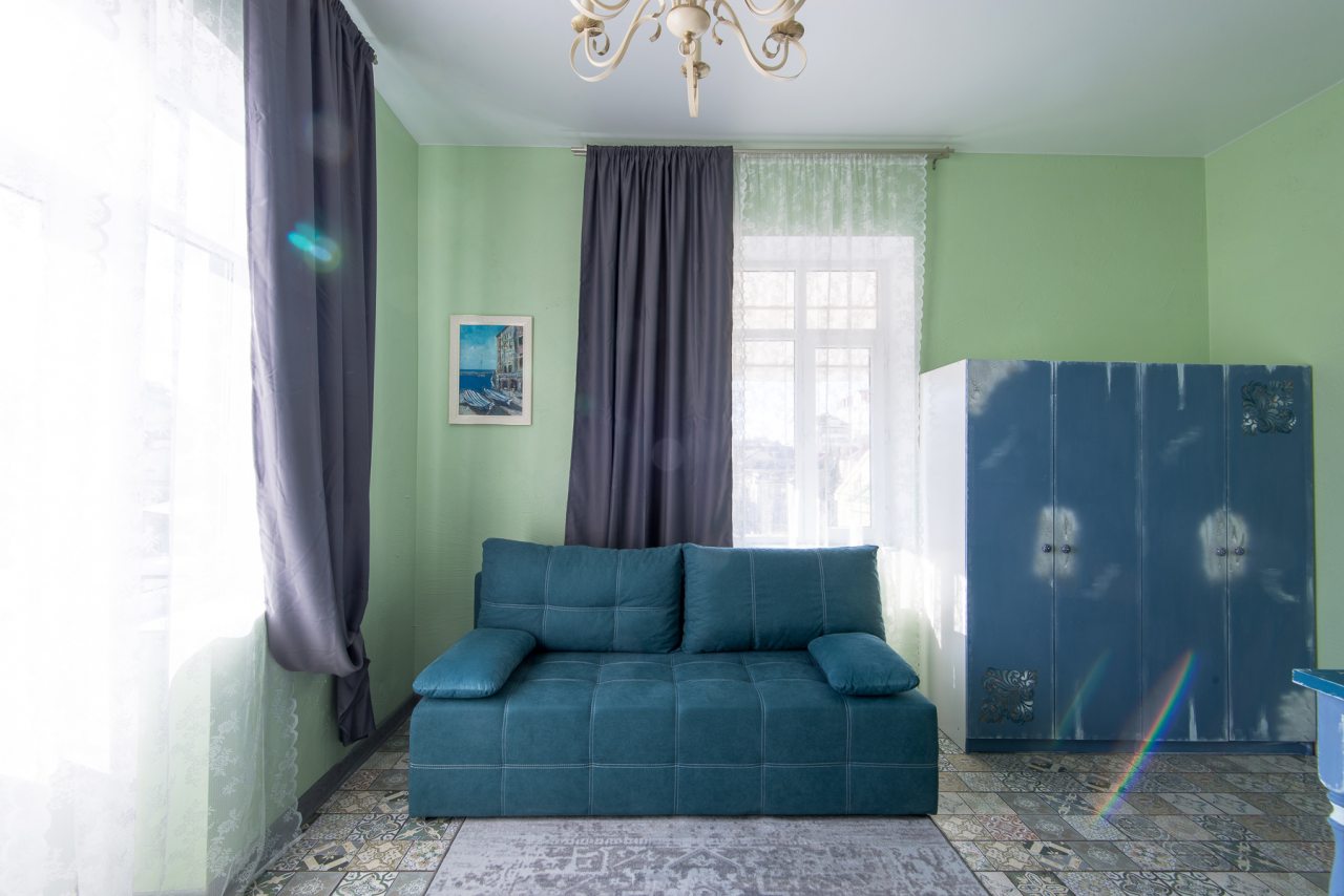 De Luxe (Делюкс), Гостевой дом Серый гусь