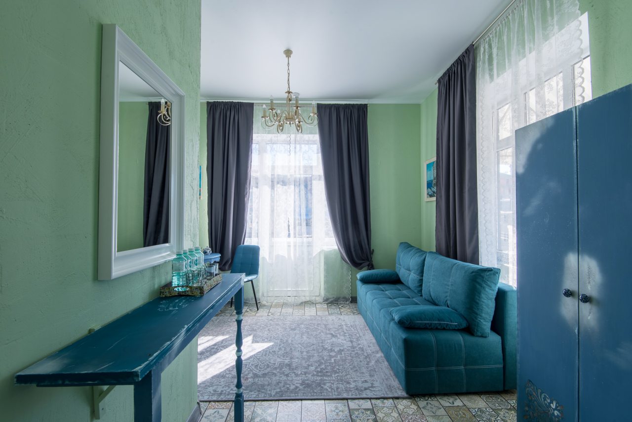De Luxe (Делюкс), Гостевой дом Серый гусь