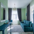 De Luxe (Делюкс), Гостевой дом Серый гусь