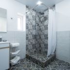 De Luxe (Делюкс), Гостевой дом Серый гусь