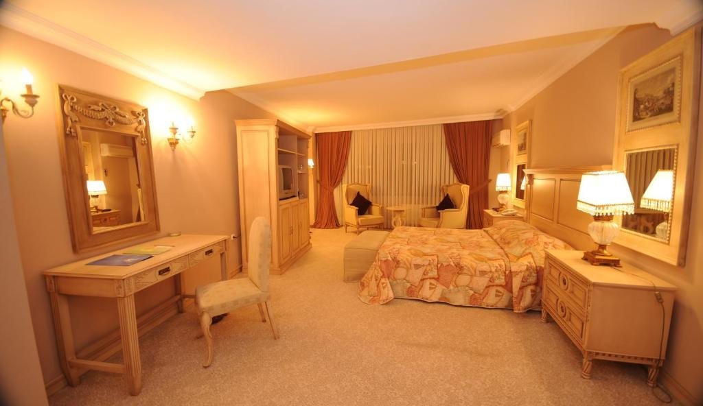 Двухместный (Люкс с кроватью размера «king-size») отеля Akol Hotel, Чанаккале